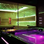 In The Vineyard With Pool, Hottub & Sauna Villa