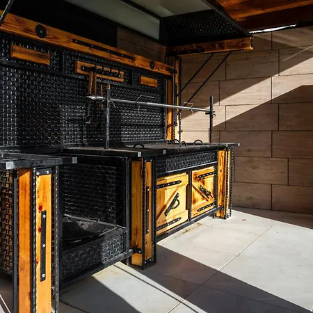 Villa In The Vineyard With Pool, Hottub & Sauna