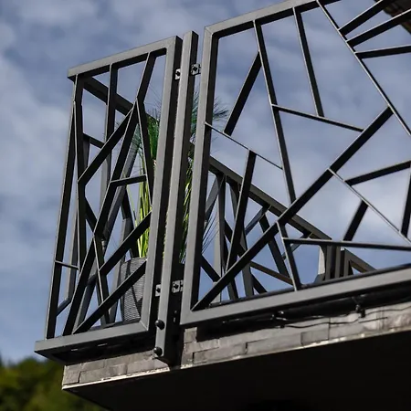 In The Vineyard With Pool, Hottub & Sauna *