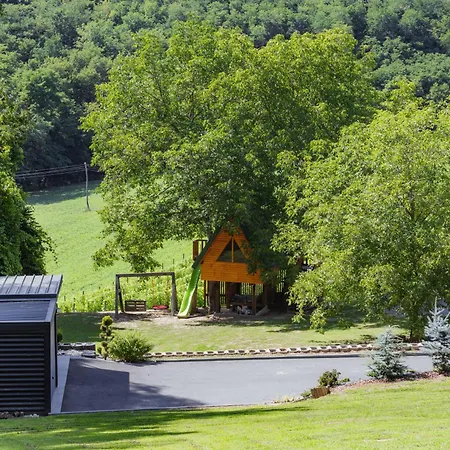 In The Vineyard With Pool, Hottub & Sauna