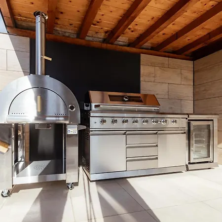 In The Vineyard With Pool, Hottub & Sauna *