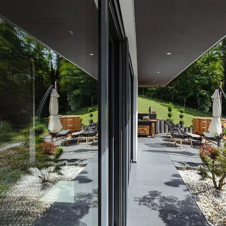 In The Vineyard With Pool, Hottub & Sauna