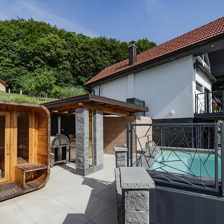 Villa In The Vineyard With Pool, Hottub & Sauna *