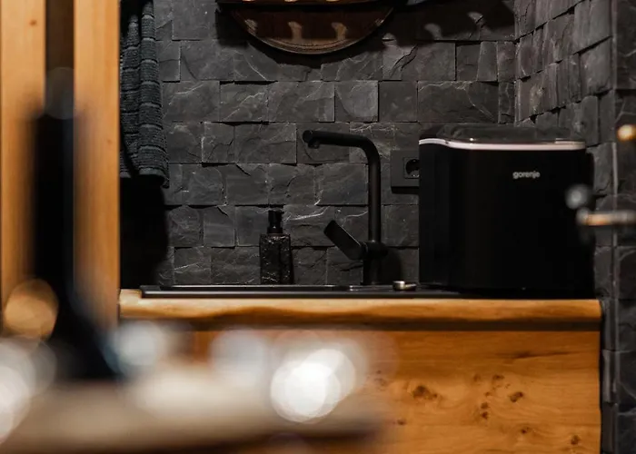 In The Vineyard With Pool, Hottub & Sauna *