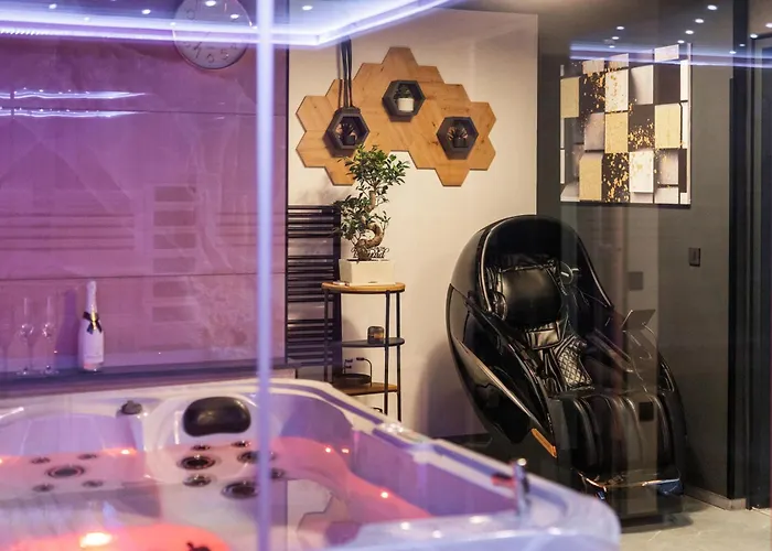 ヴィラ In The Vineyard With Pool, Hottub & Sauna