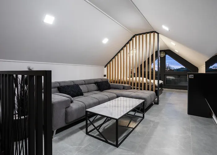 In The Vineyard With Pool, Hottub & Sauna * レンダヴァ