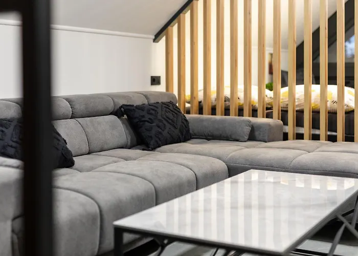 In The Vineyard With Pool, Hottub & Sauna *