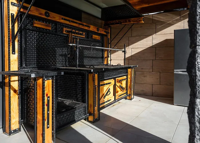 ヴィラ In The Vineyard With Pool, Hottub & Sauna