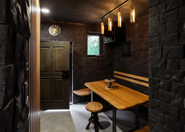 In The Vineyard With Pool, Hottub & Sauna