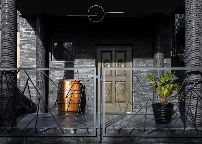 In The Vineyard With Pool, Hottub & Sauna *