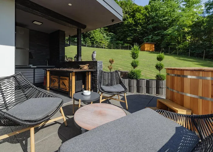 In The Vineyard With Pool, Hottub & Sauna ヴィラ