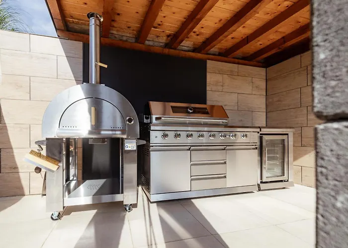 In The Vineyard With Pool, Hottub & Sauna *