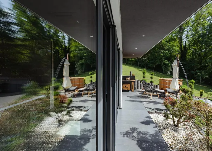 In The Vineyard With Pool, Hottub & Sauna