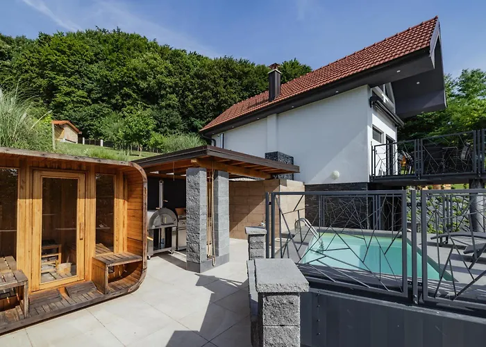 ヴィラ In The Vineyard With Pool, Hottub & Sauna *